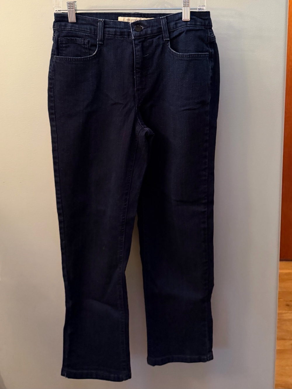 Jones New York Dark Blue Capri Pants women’s size 6 waist 29” inseam 25”